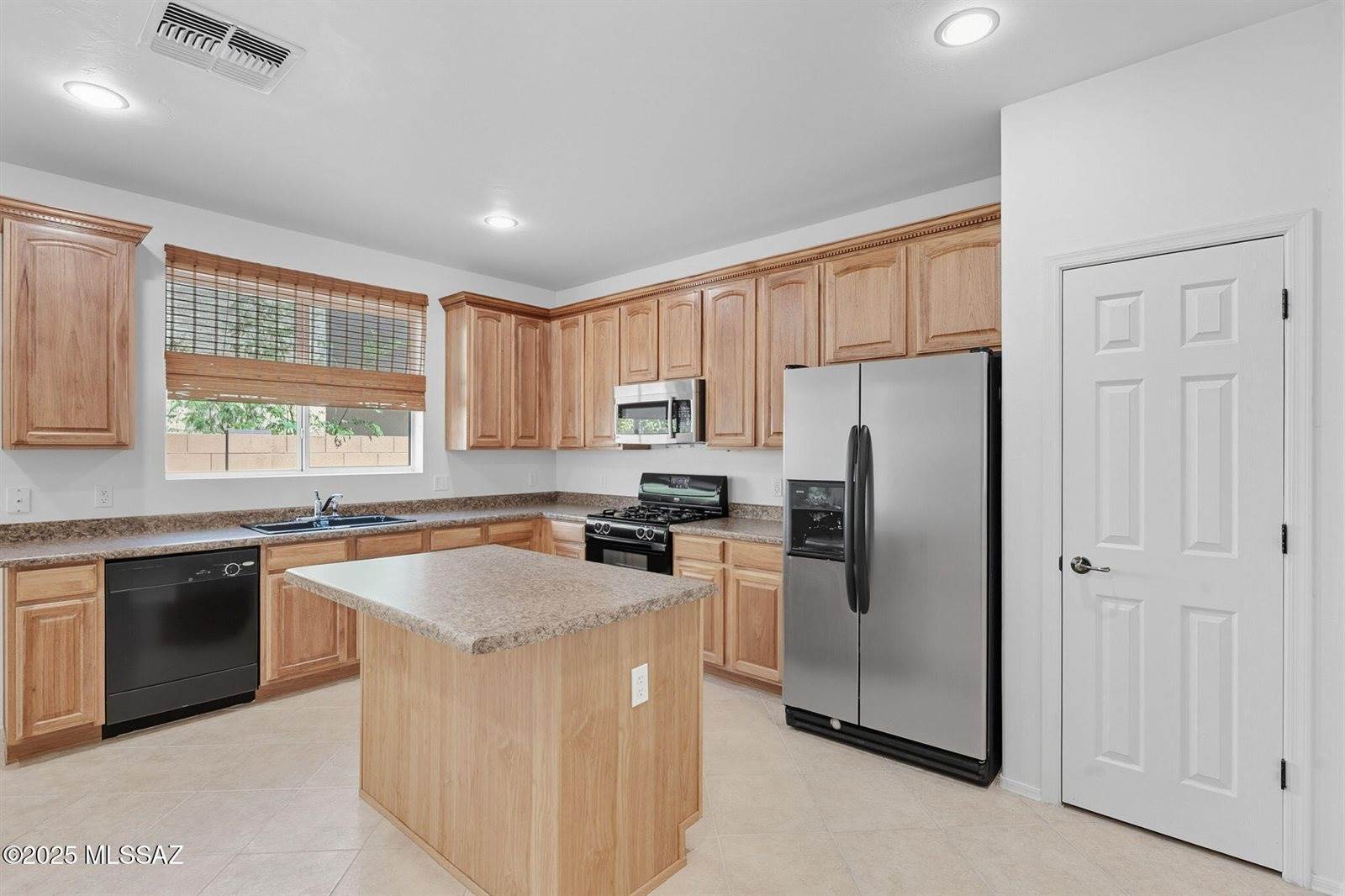 7635 East Ocotillo Overlook Drive, Tucson, AZ 85710