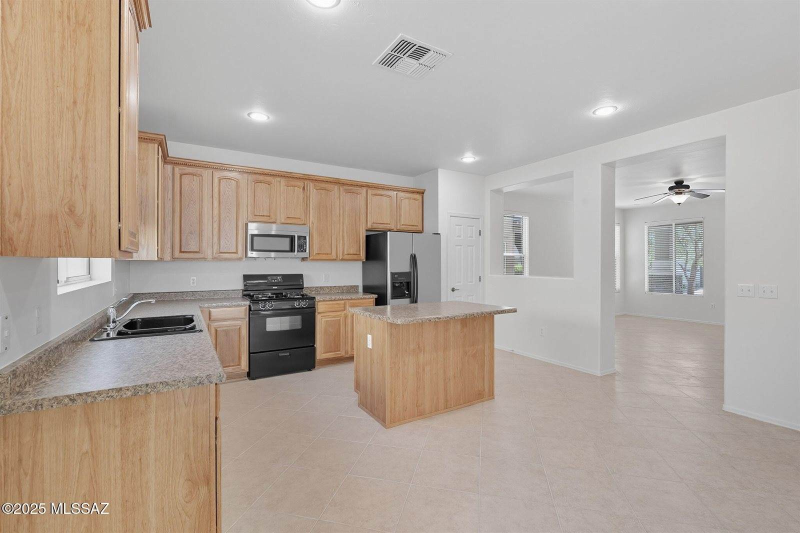 7635 East Ocotillo Overlook Drive, Tucson, AZ 85710