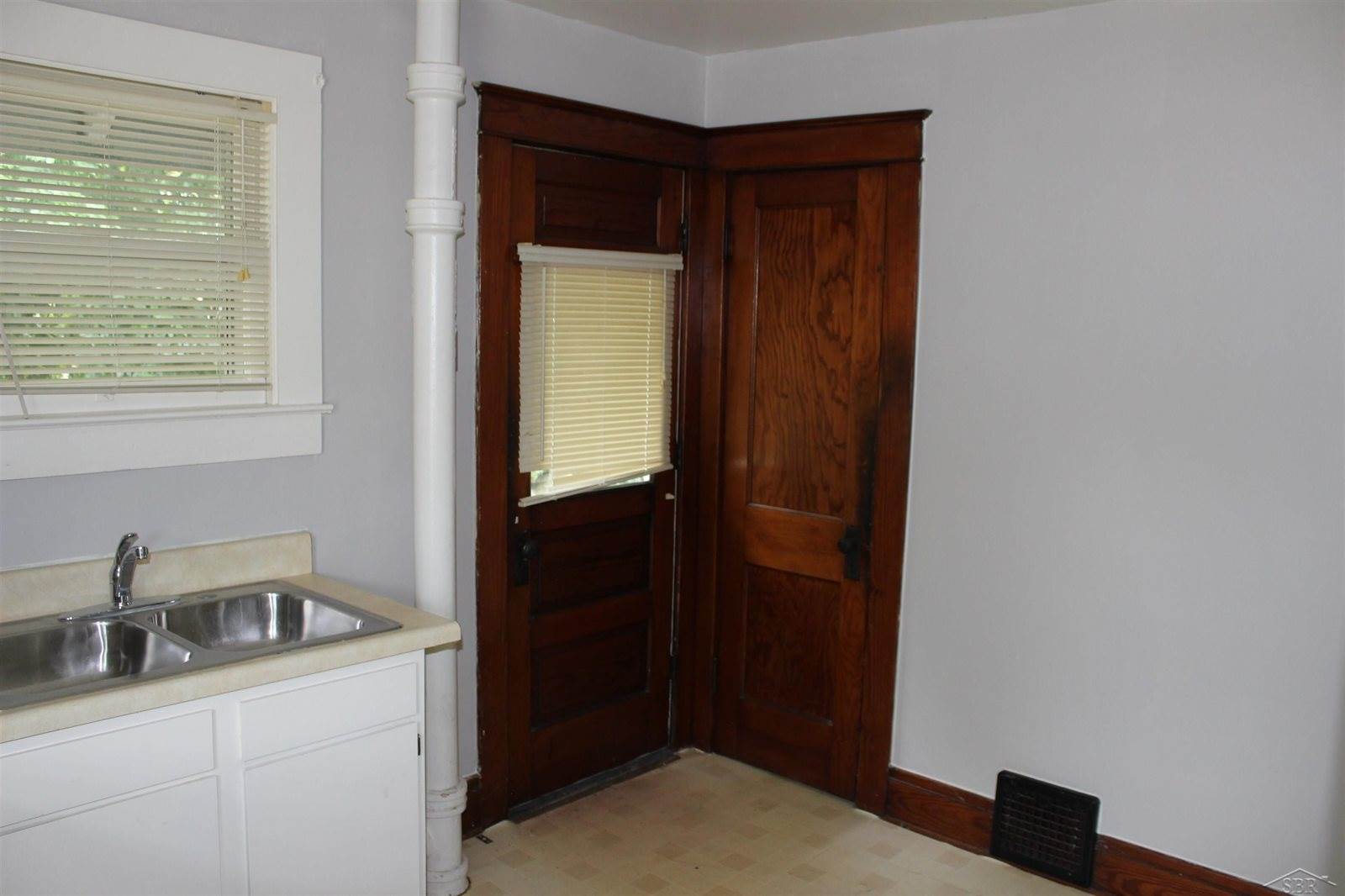 1826 Stone Street, Saginaw, MI 48602