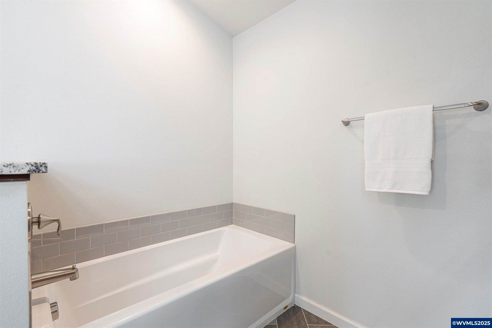 31843 Meadowlark Lp, Tangent, OR 97389