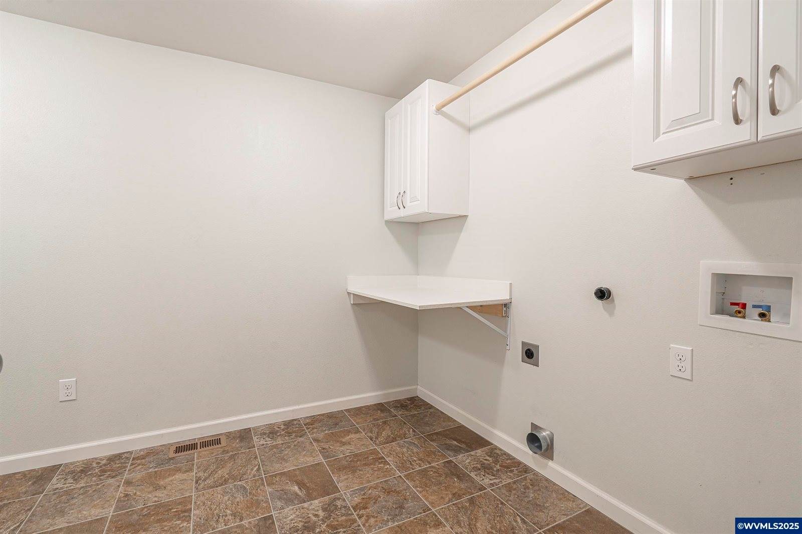 31843 Meadowlark Lp, Tangent, OR 97389