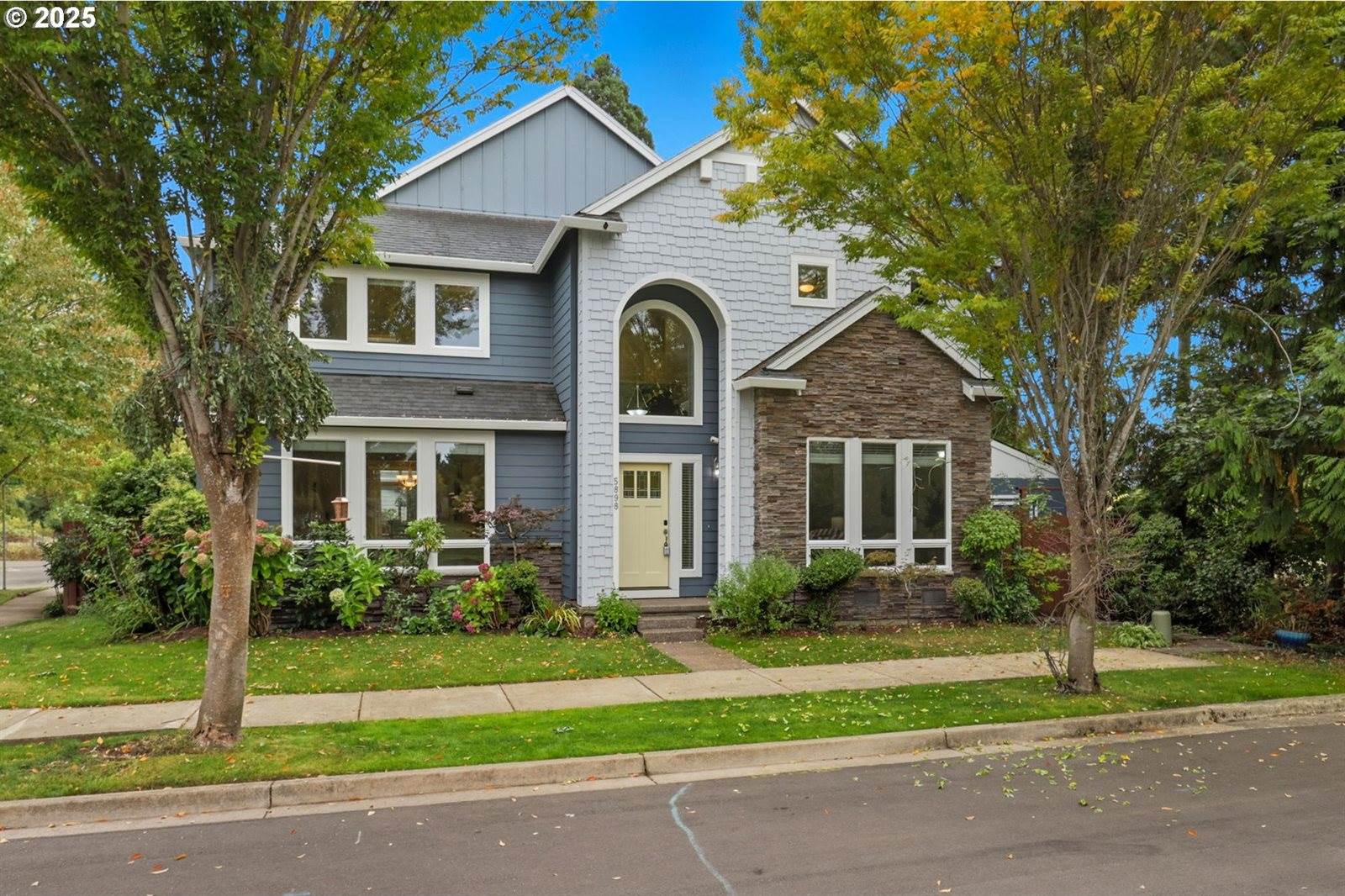 5898 SE Thornapple St, Hillsboro, OR 97123