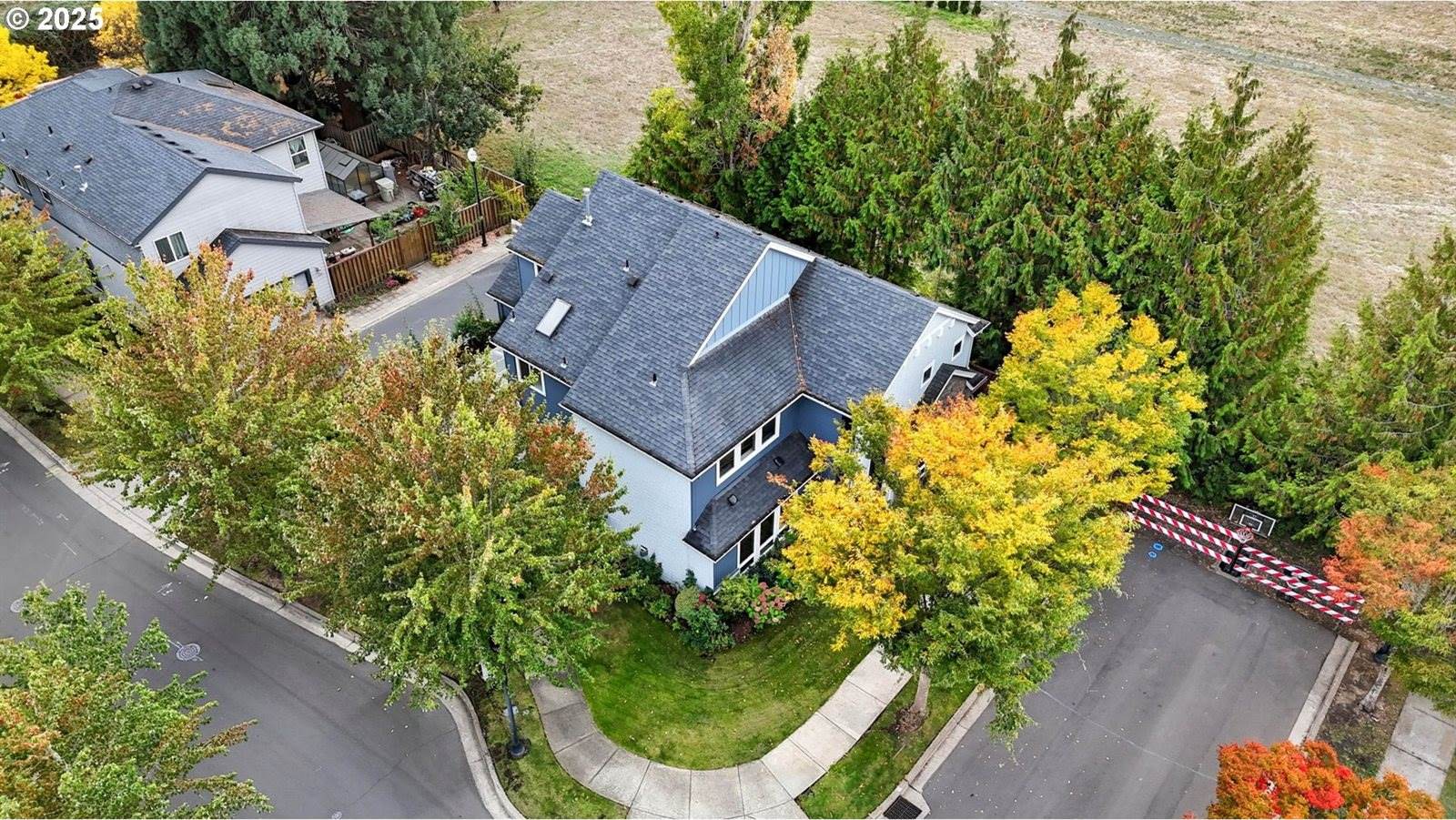 5898 SE Thornapple St, Hillsboro, OR 97123