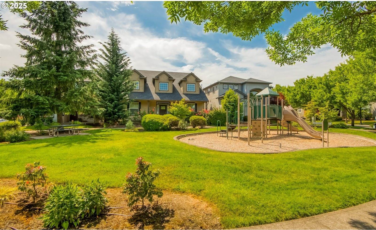 5898 SE Thornapple St, Hillsboro, OR 97123