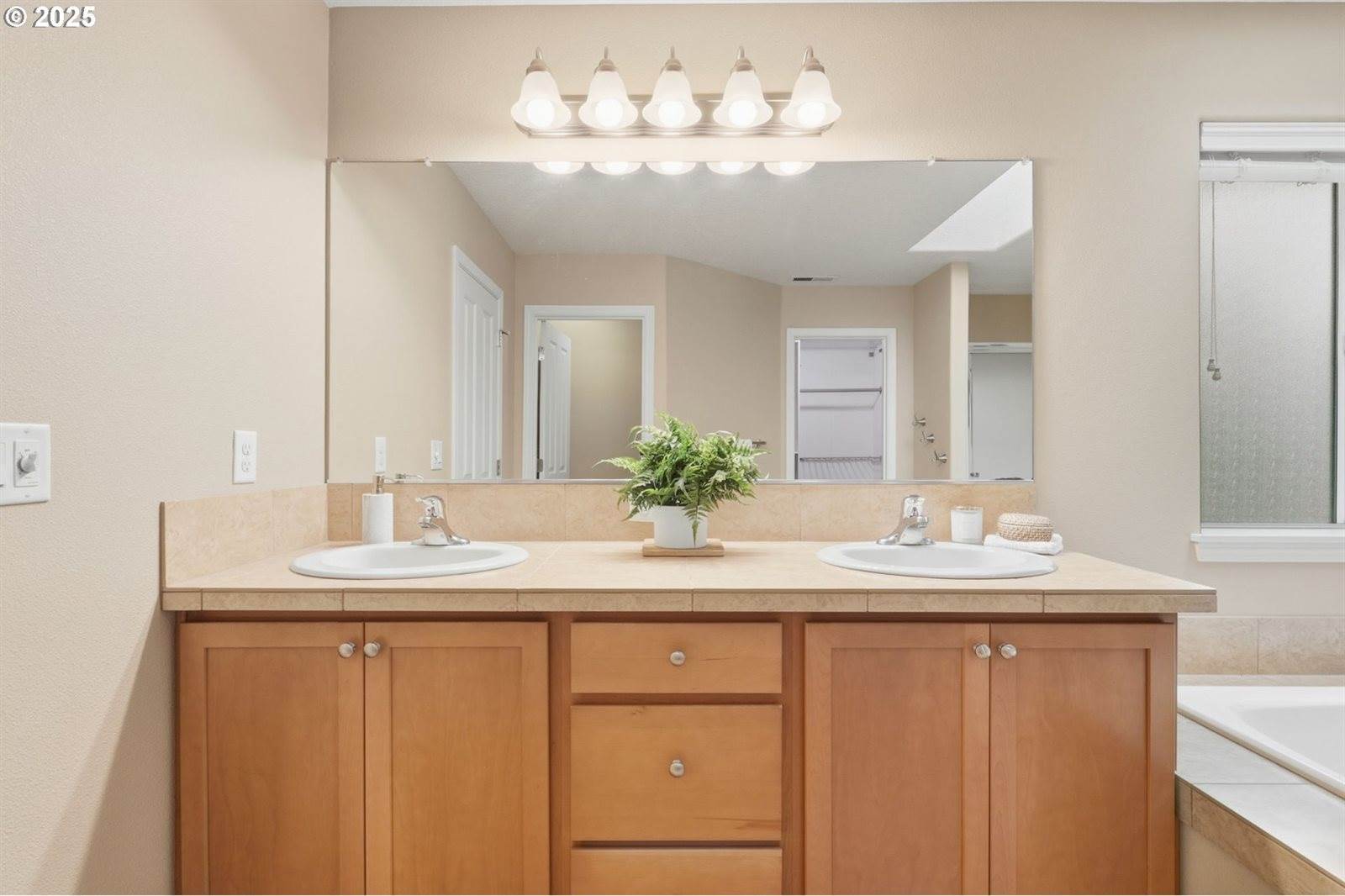 5898 SE Thornapple St, Hillsboro, OR 97123