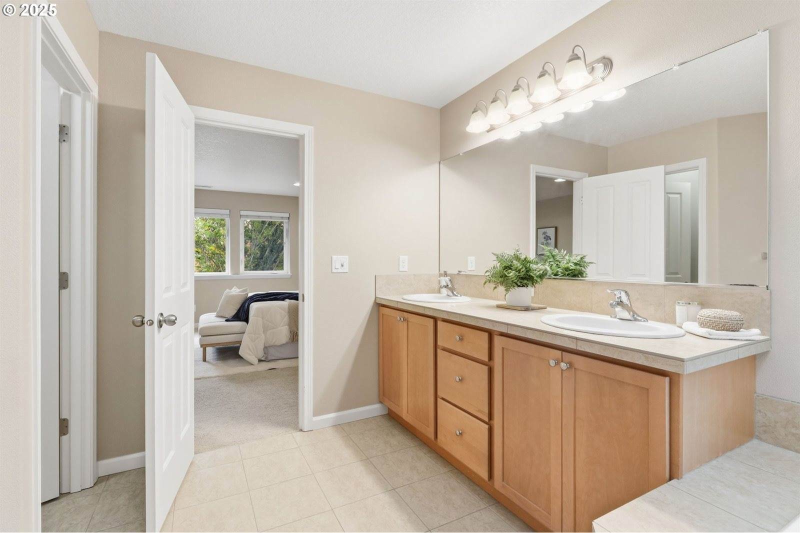 5898 SE Thornapple St, Hillsboro, OR 97123