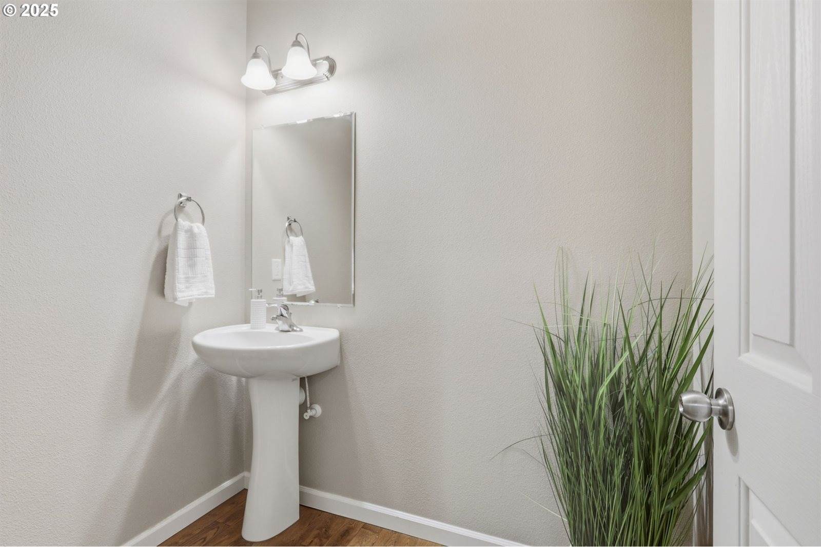 5898 SE Thornapple St, Hillsboro, OR 97123