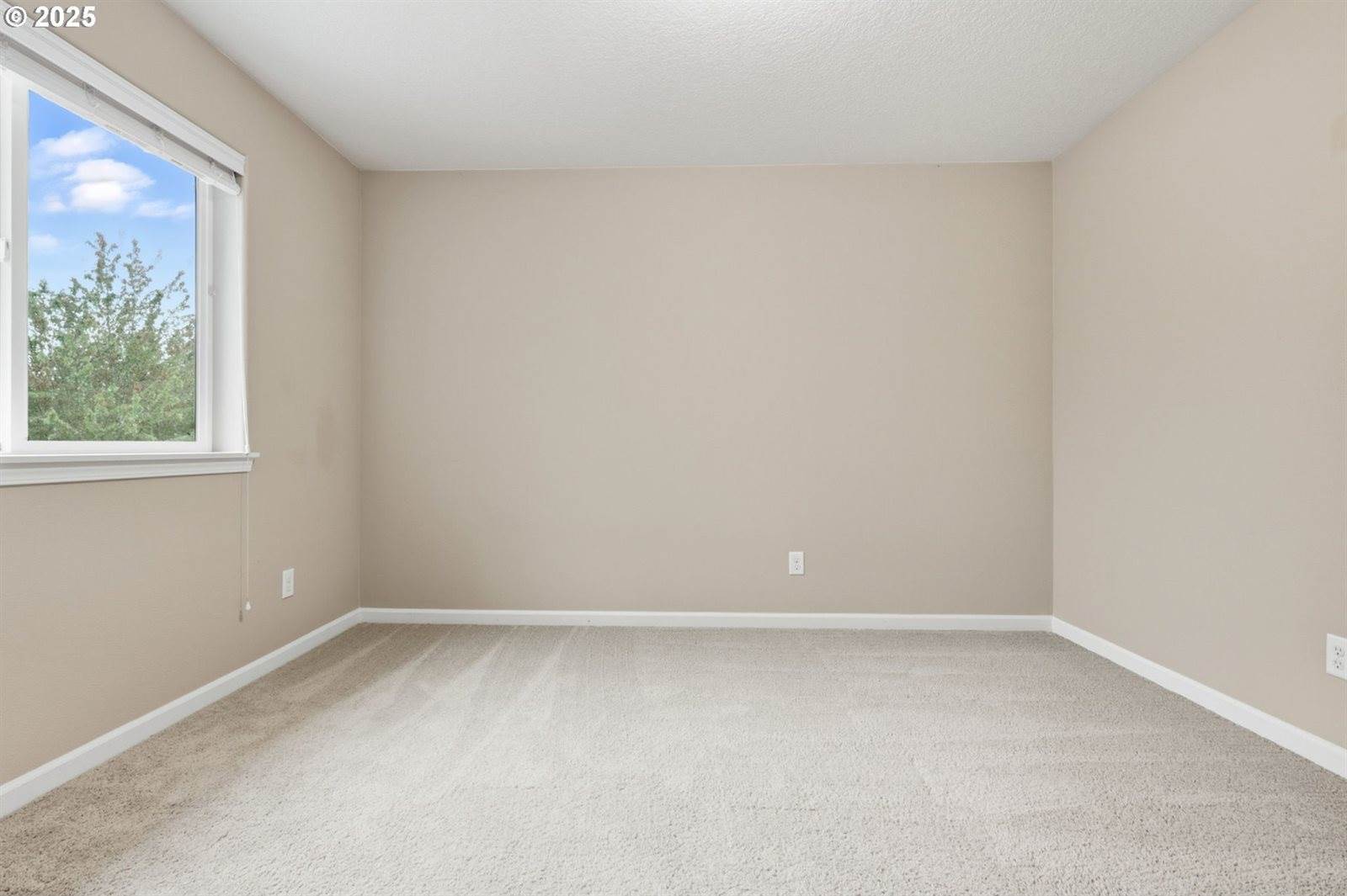 5898 SE Thornapple St, Hillsboro, OR 97123