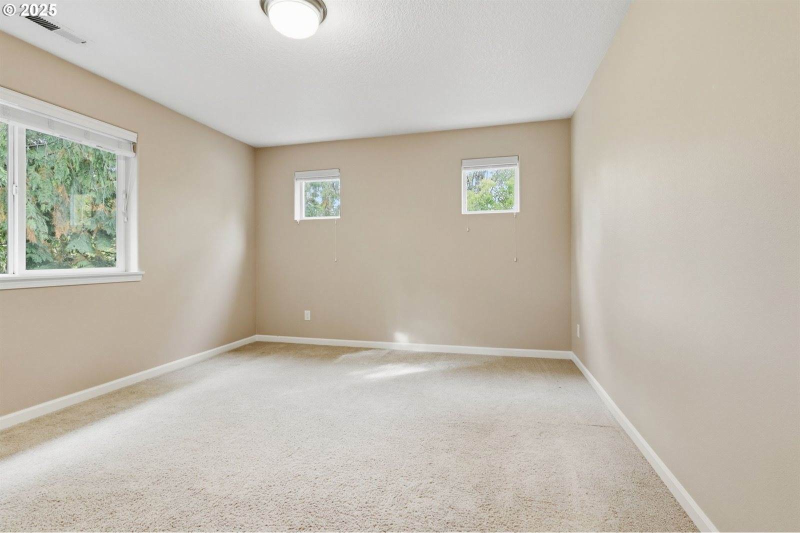 5898 SE Thornapple St, Hillsboro, OR 97123