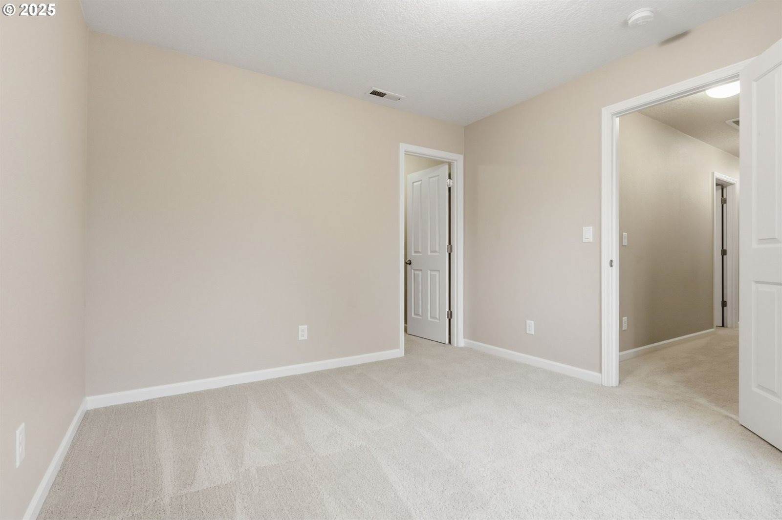 5898 SE Thornapple St, Hillsboro, OR 97123