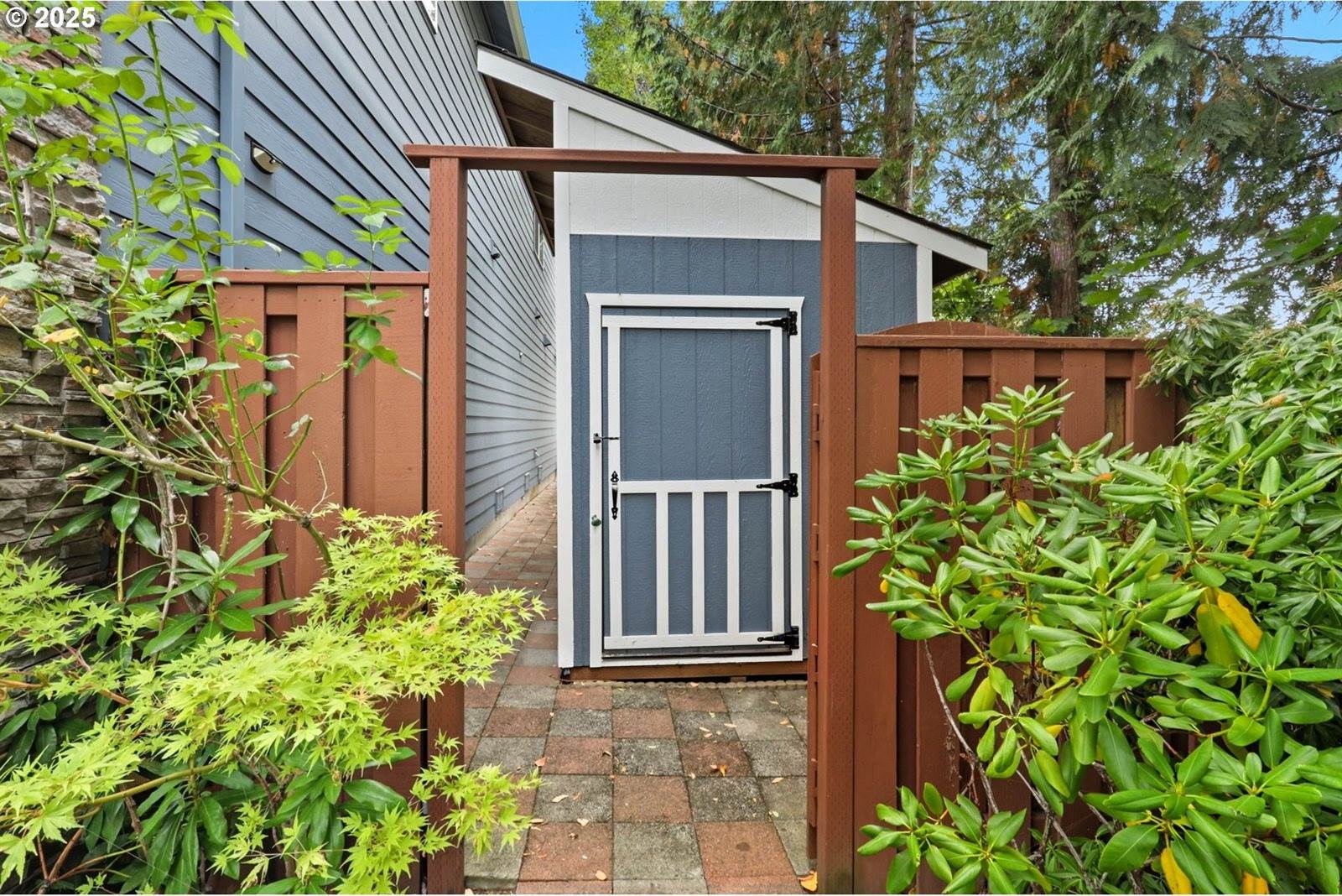 5898 SE Thornapple St, Hillsboro, OR 97123