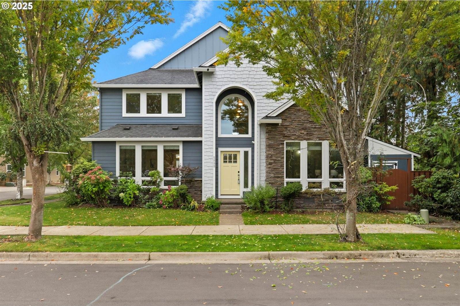 5898 SE Thornapple St, Hillsboro, OR 97123