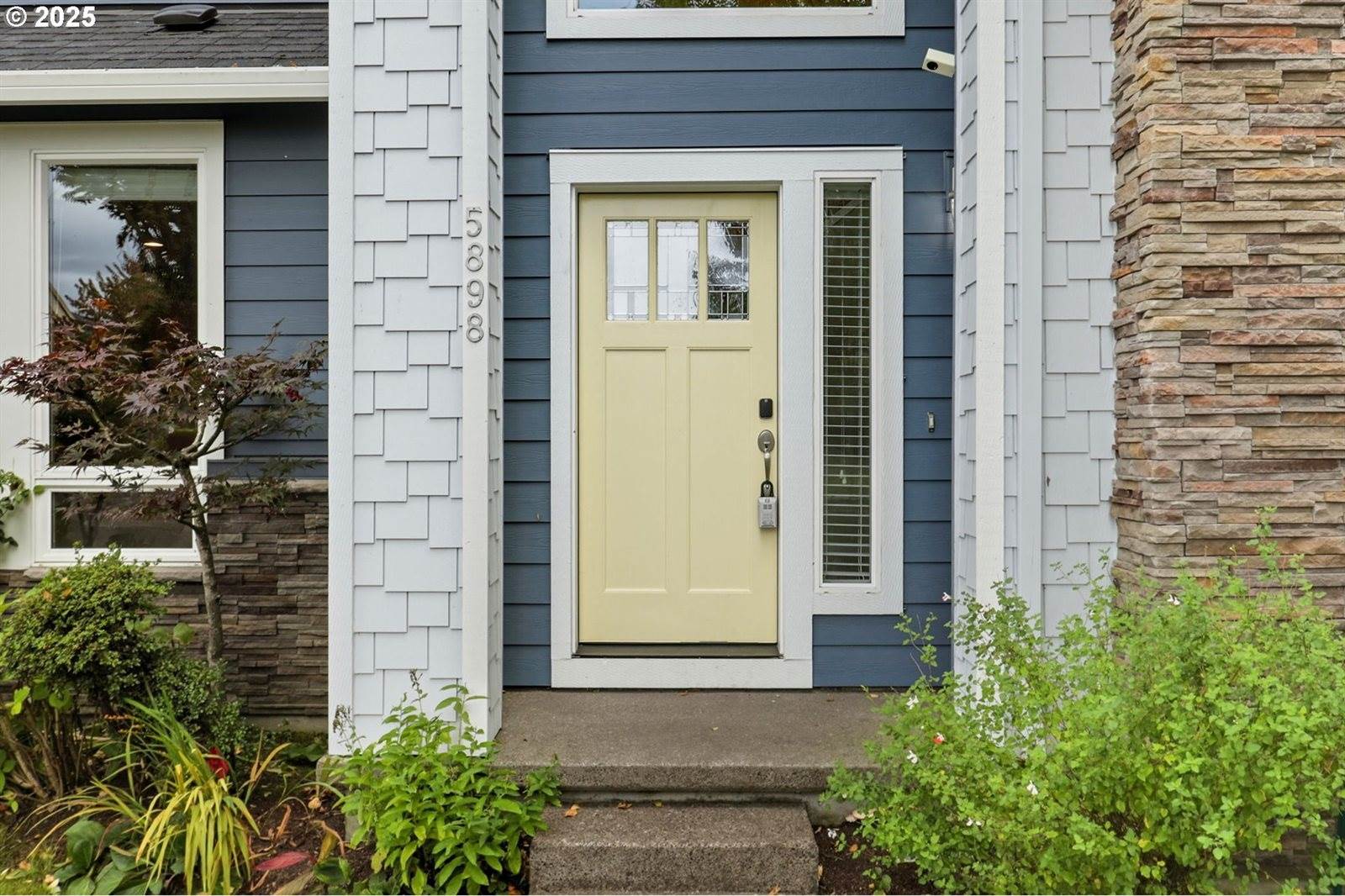 5898 SE Thornapple St, Hillsboro, OR 97123