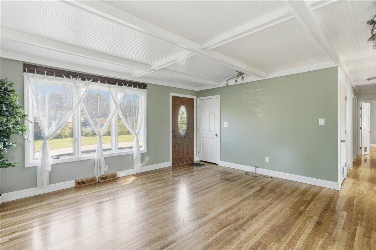 21 Knox Brothers Avenue, Searsport, ME 04974