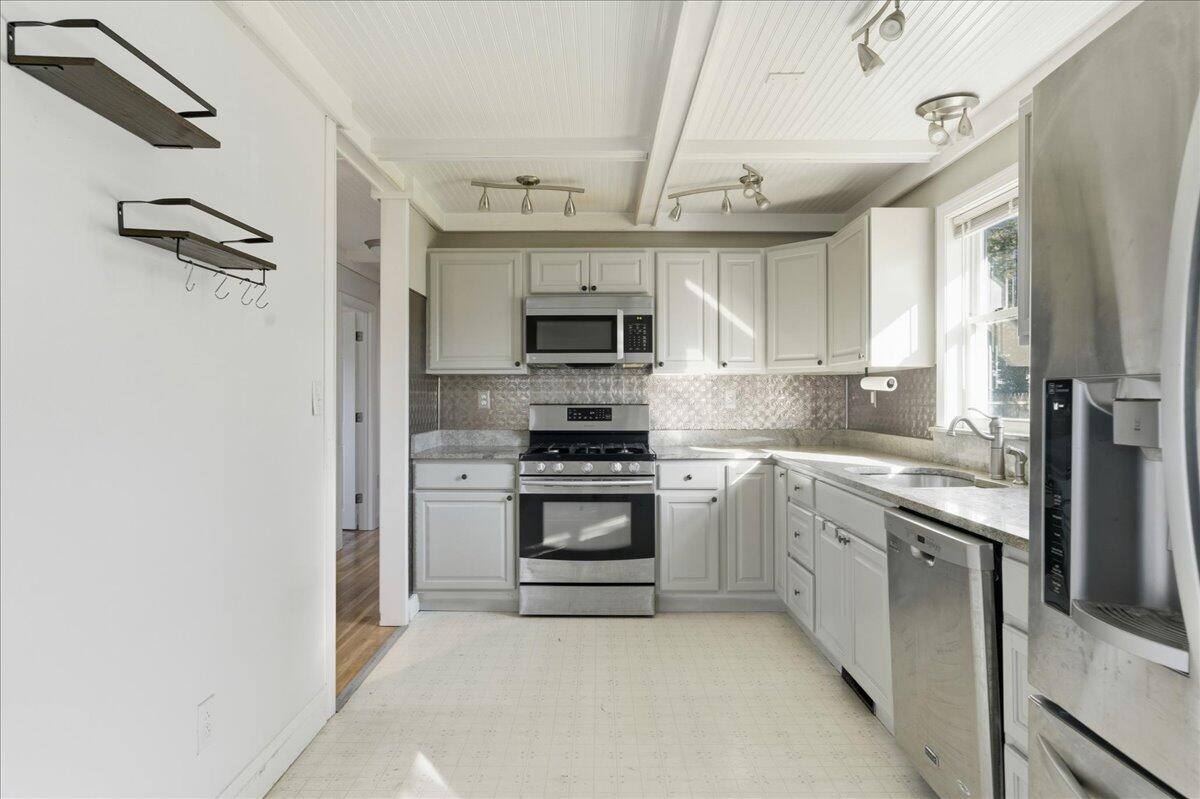 21 Knox Brothers Avenue, Searsport, ME 04974