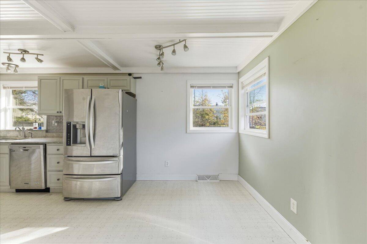 21 Knox Brothers Avenue, Searsport, ME 04974