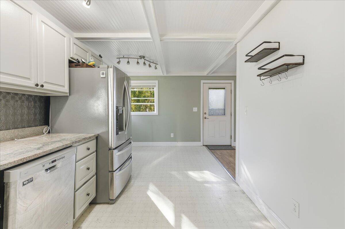 21 Knox Brothers Avenue, Searsport, ME 04974