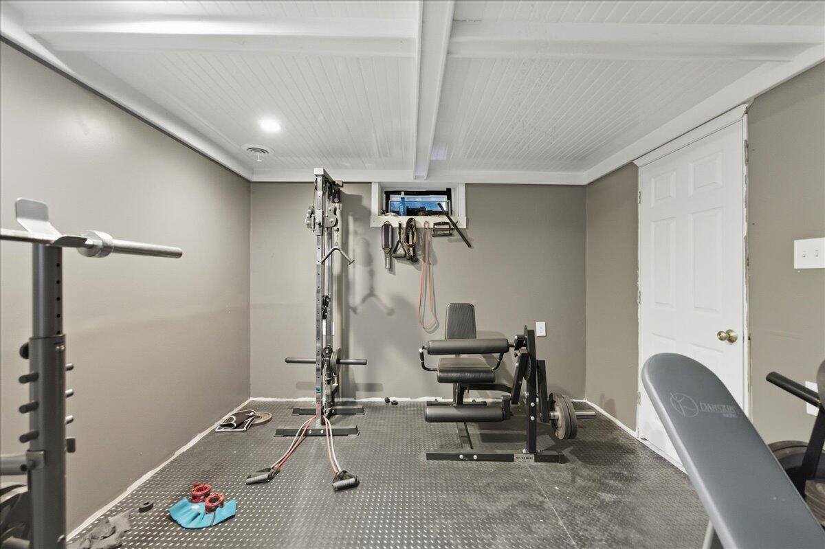 21 Knox Brothers Avenue, Searsport, ME 04974