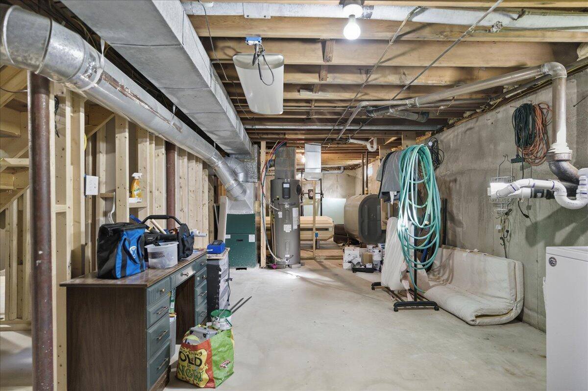 21 Knox Brothers Avenue, Searsport, ME 04974