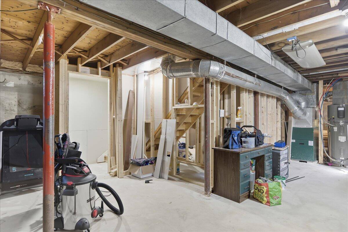 21 Knox Brothers Avenue, Searsport, ME 04974