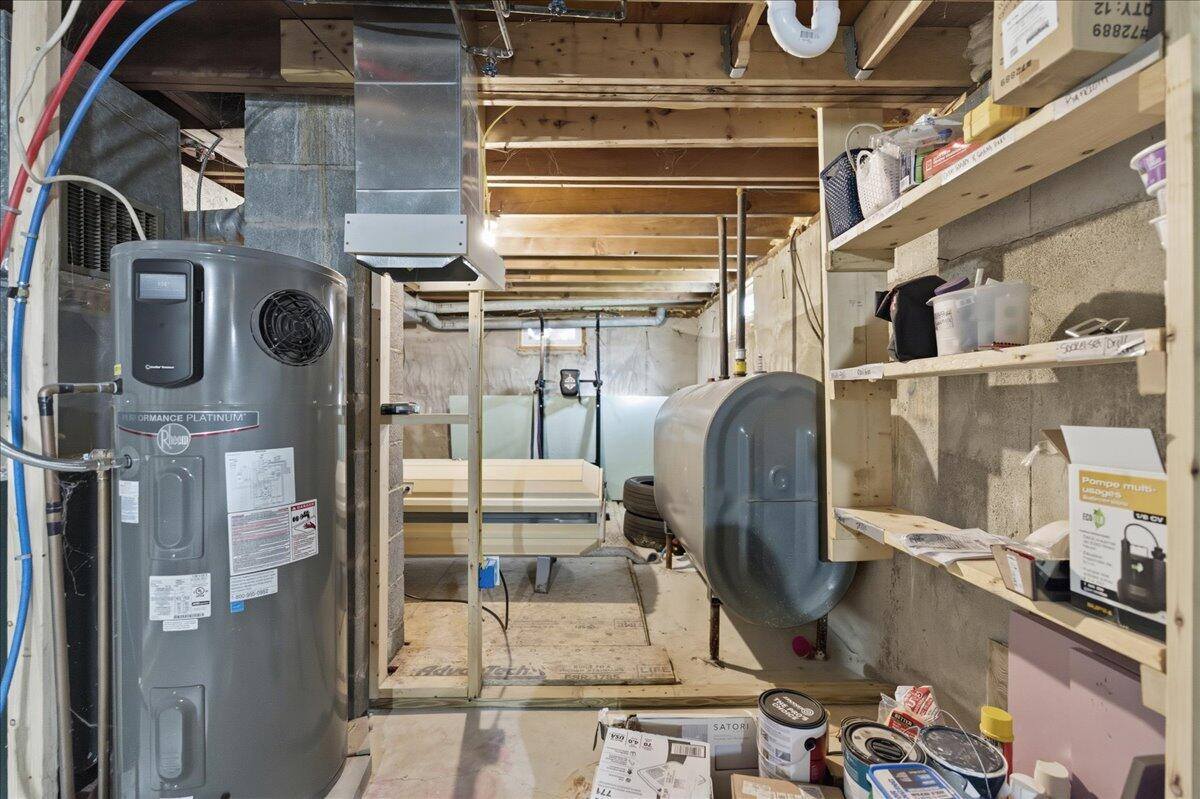 21 Knox Brothers Avenue, Searsport, ME 04974