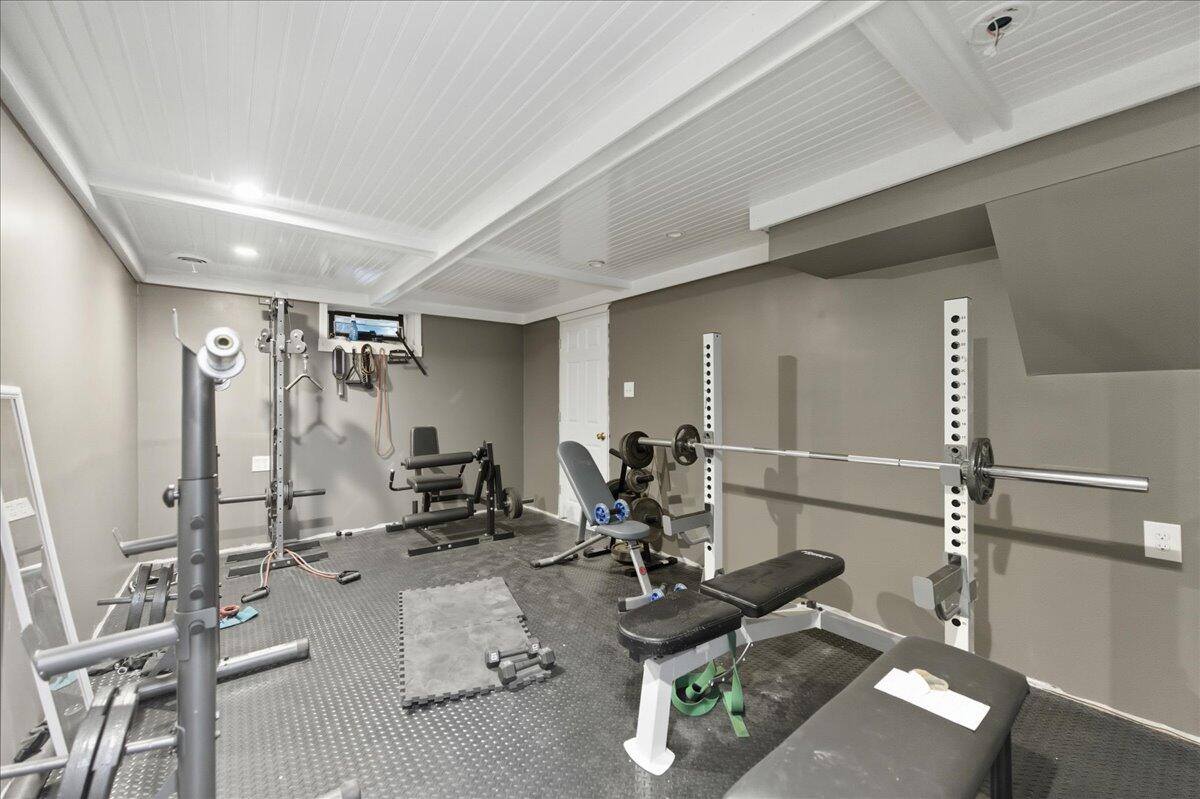 21 Knox Brothers Avenue, Searsport, ME 04974