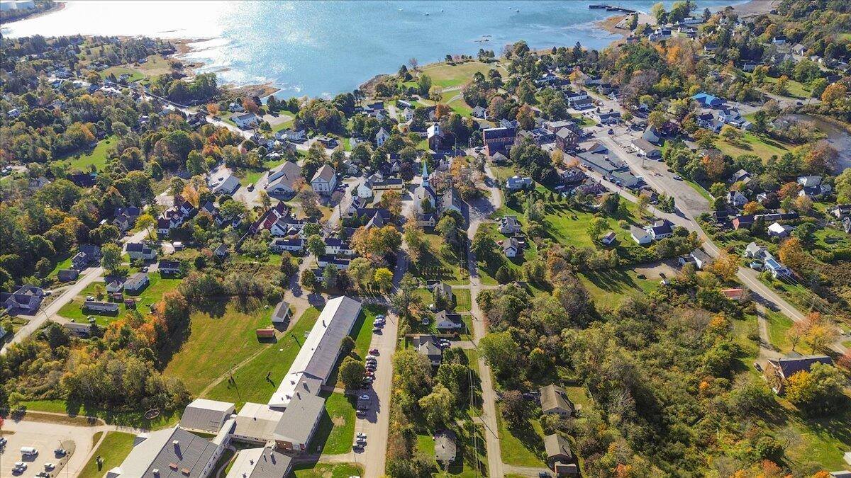 21 Knox Brothers Avenue, Searsport, ME 04974