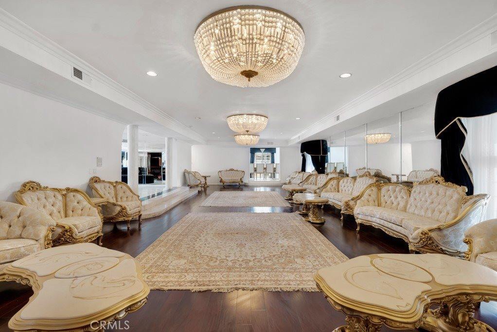 17912 Parthenia, Northridge, CA 91325