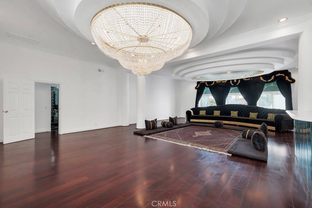 17912 Parthenia, Northridge, CA 91325
