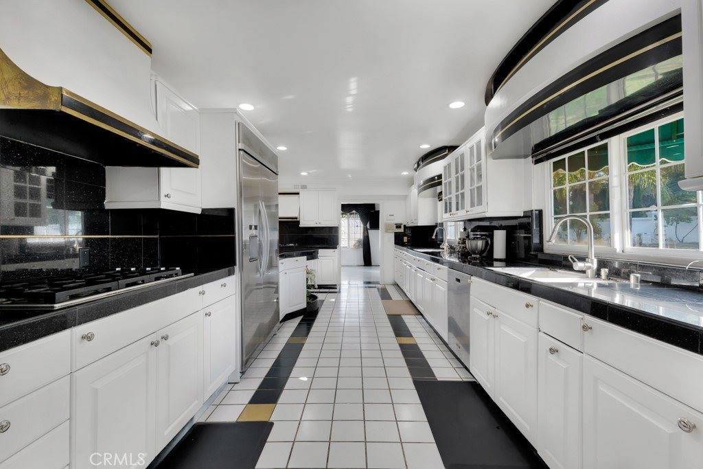 17912 Parthenia, Northridge, CA 91325