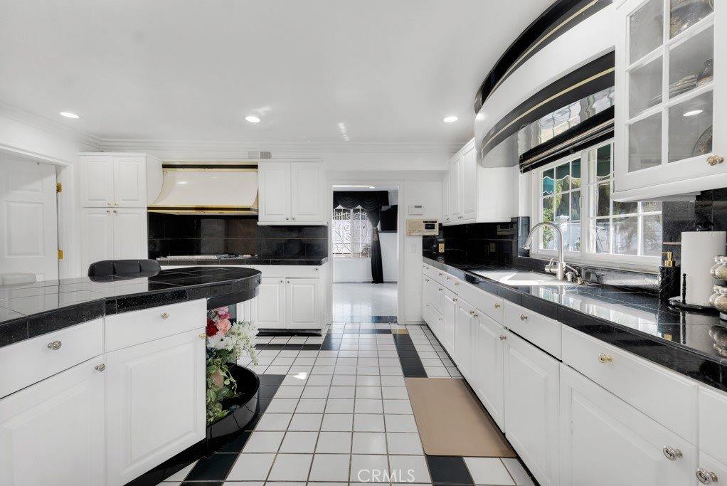 17912 Parthenia, Northridge, CA 91325