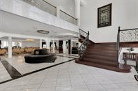 17912 Parthenia, Northridge, CA 91325