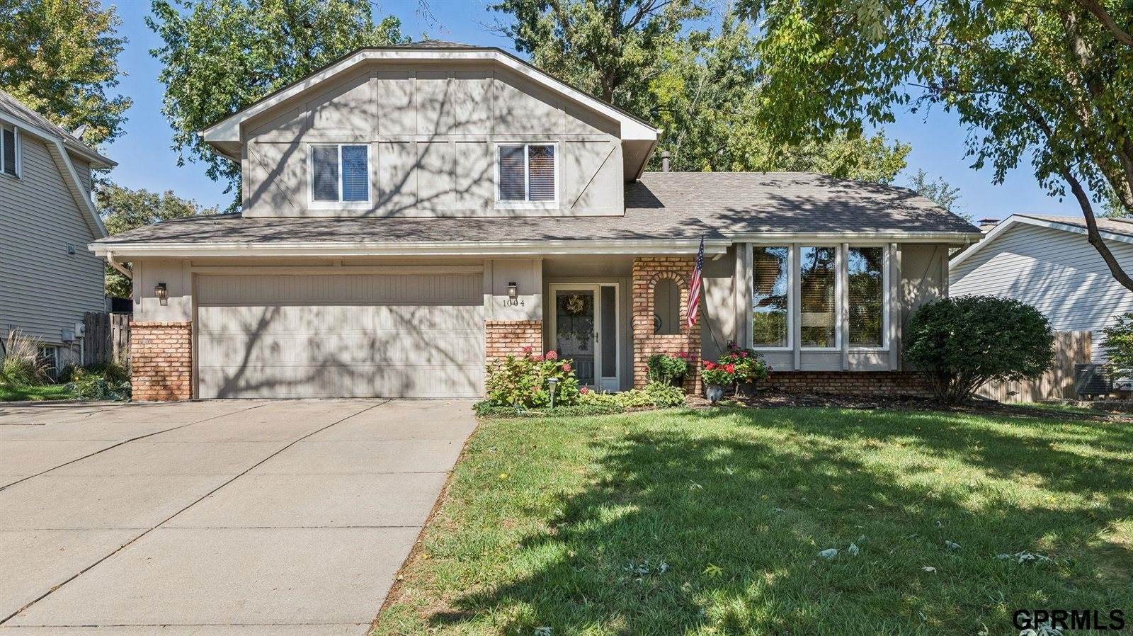 1004 Berkley Avenue, Papillion, NE 68046