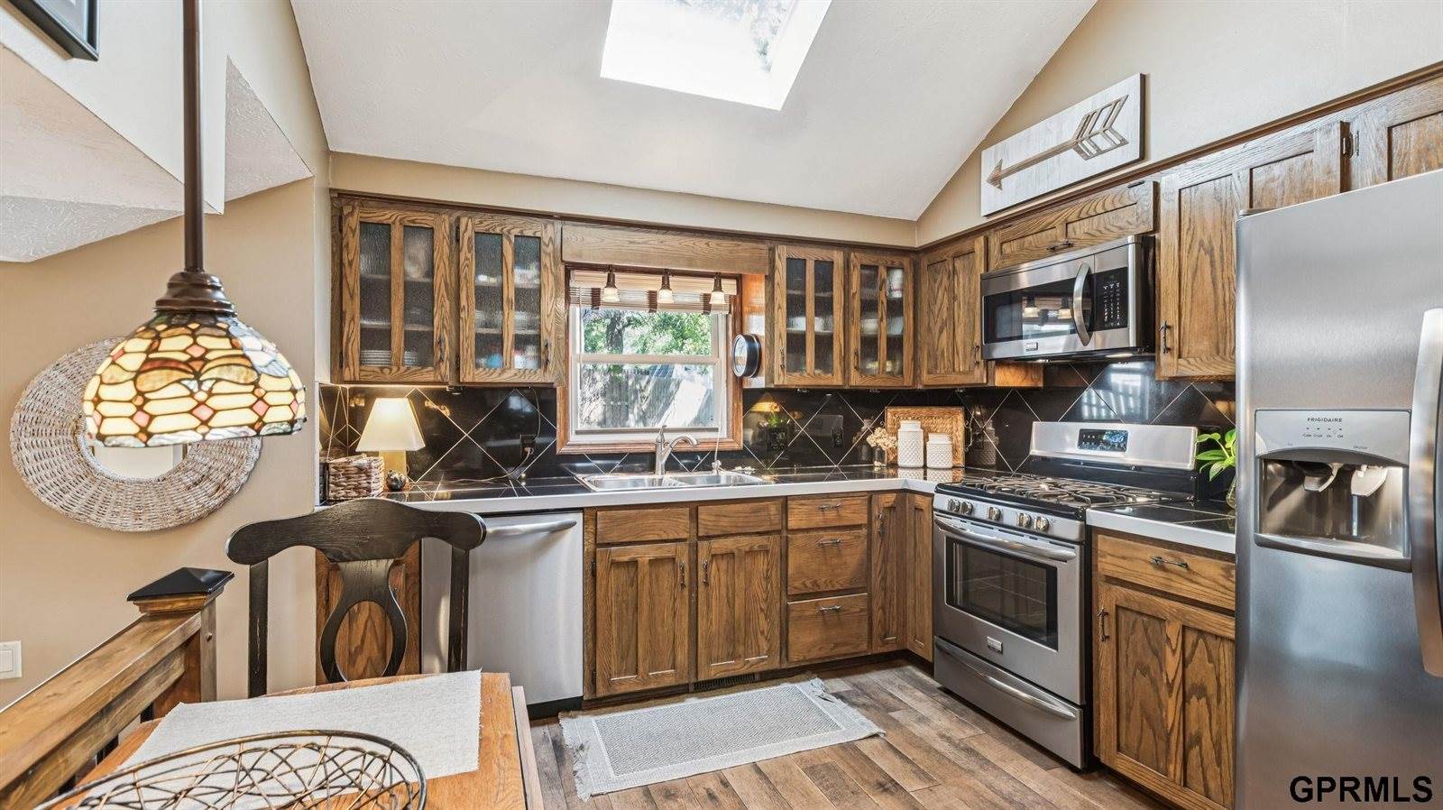 1004 Berkley Avenue, Papillion, NE 68046