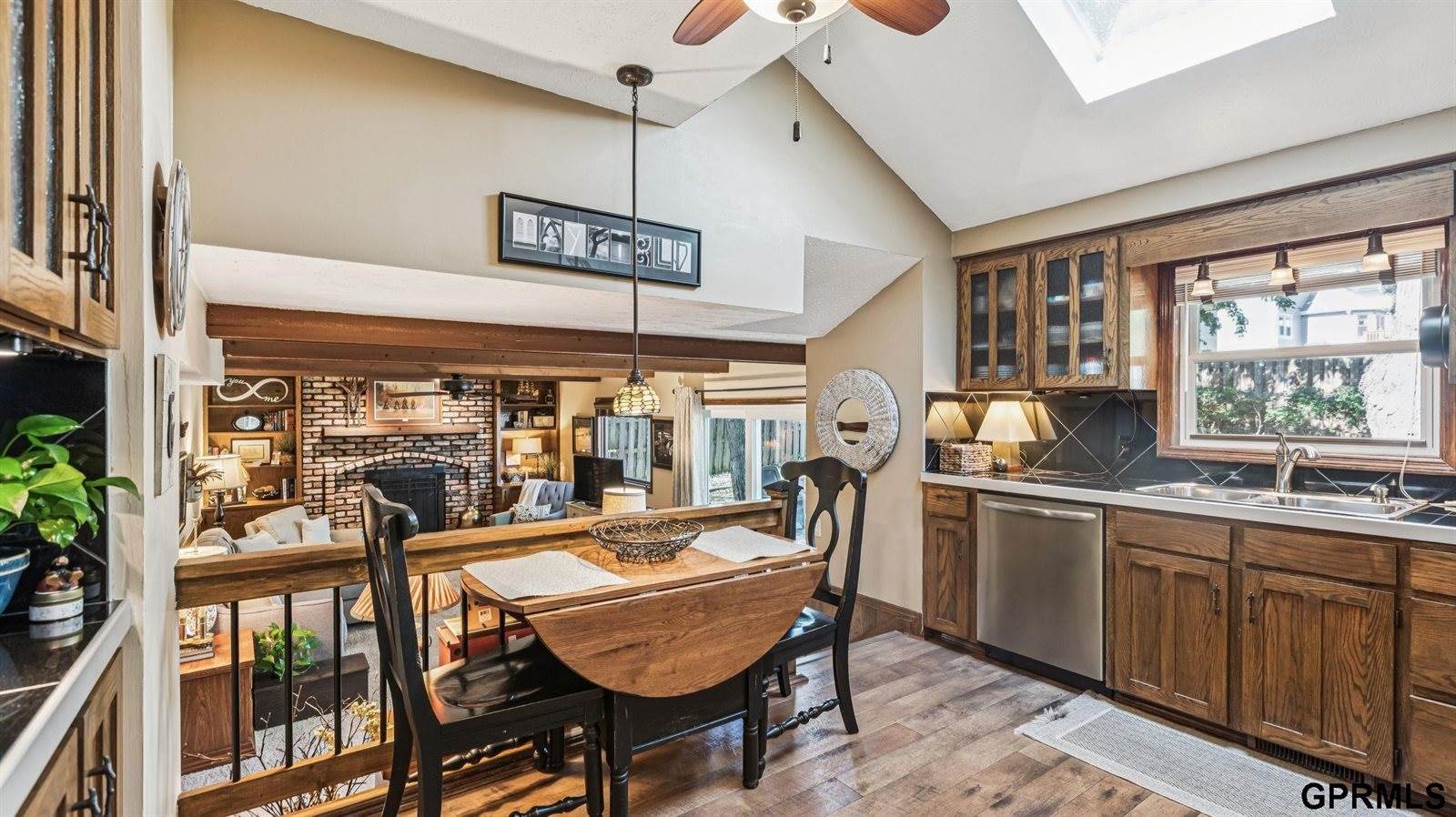 1004 Berkley Avenue, Papillion, NE 68046