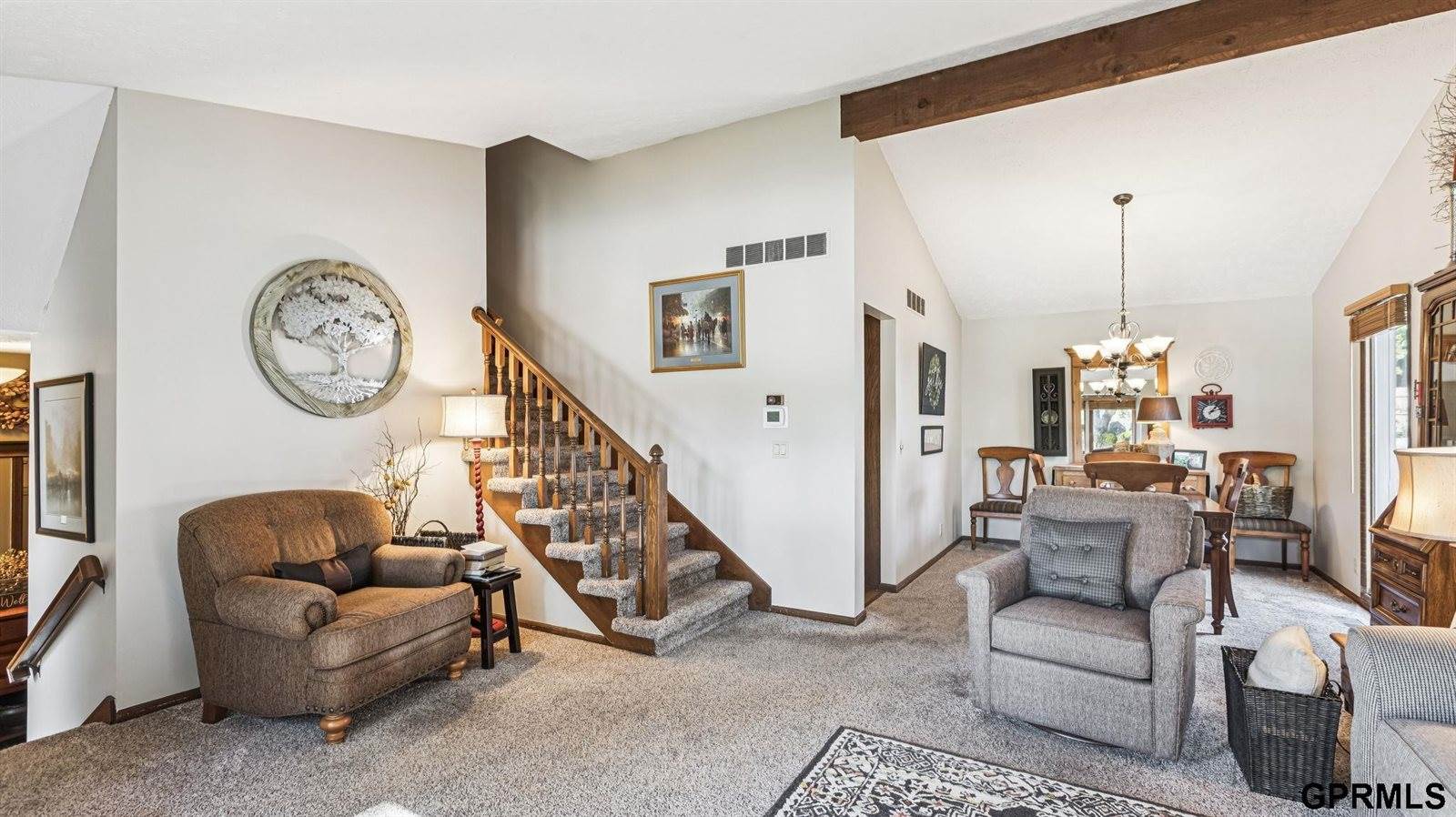 1004 Berkley Avenue, Papillion, NE 68046