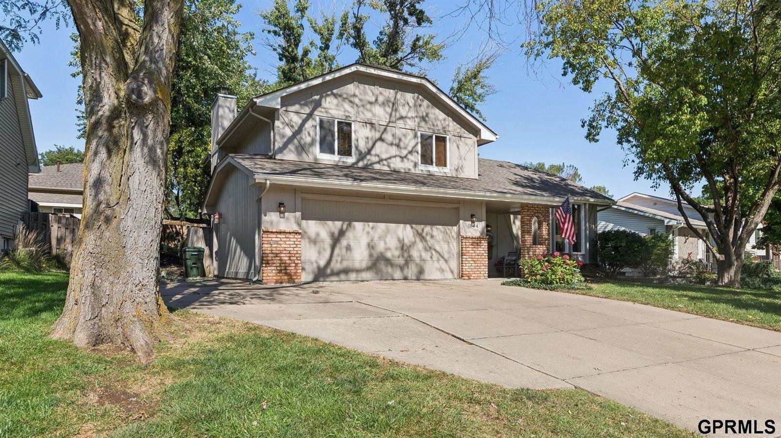 1004 Berkley Avenue, Papillion, NE 68046