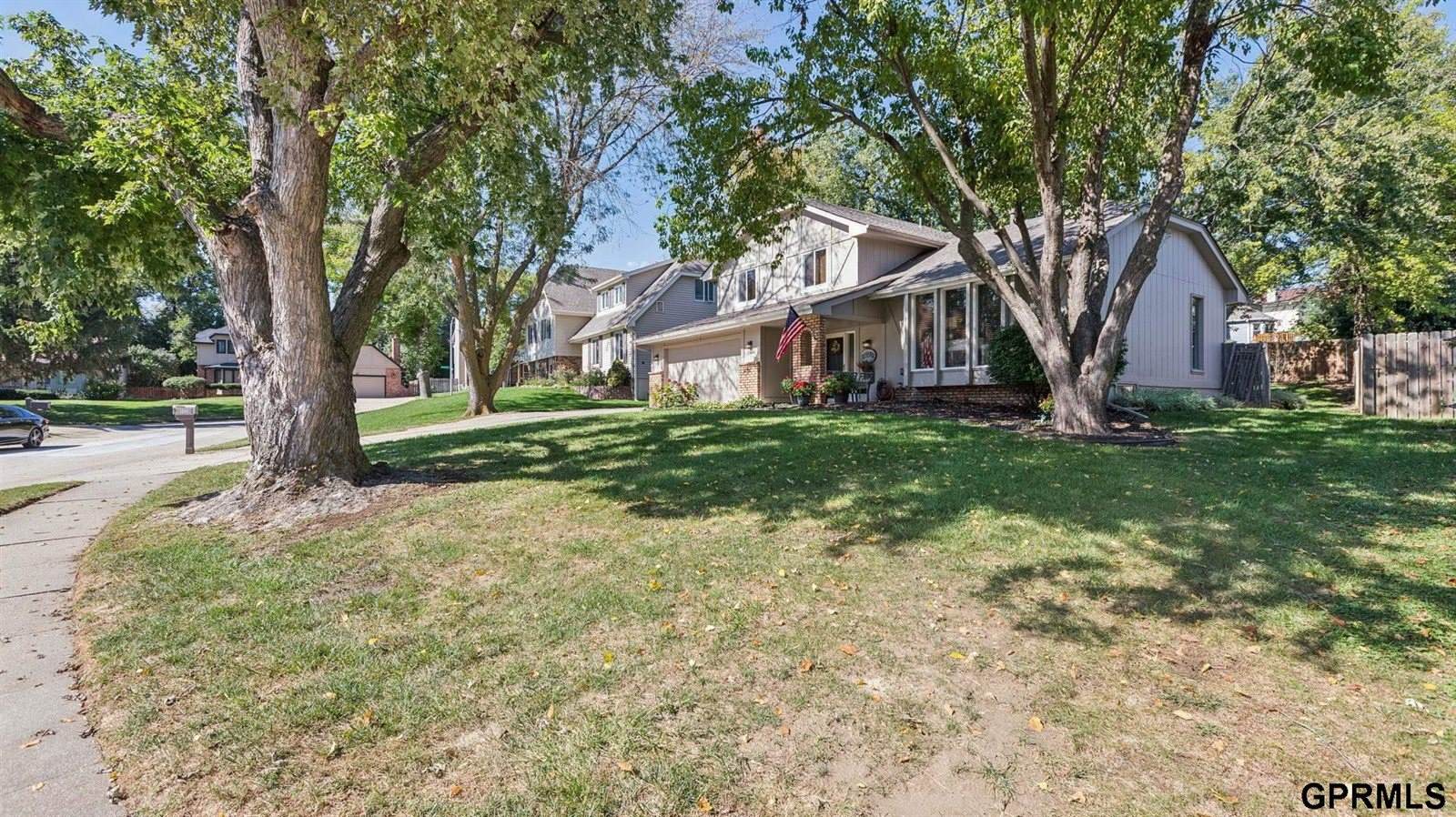 1004 Berkley Avenue, Papillion, NE 68046