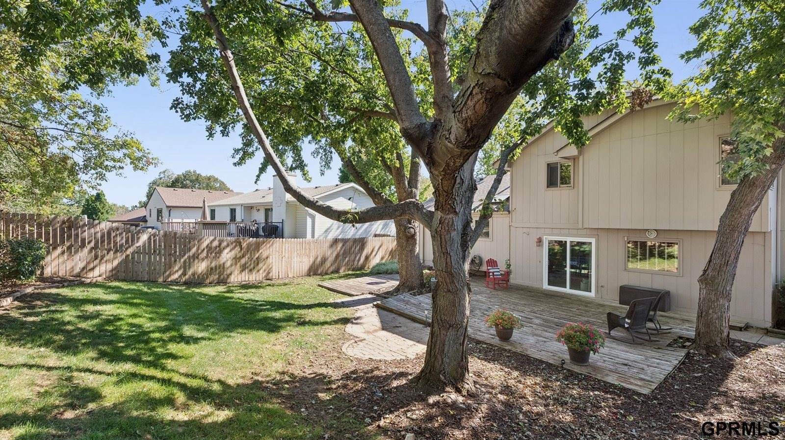 1004 Berkley Avenue, Papillion, NE 68046