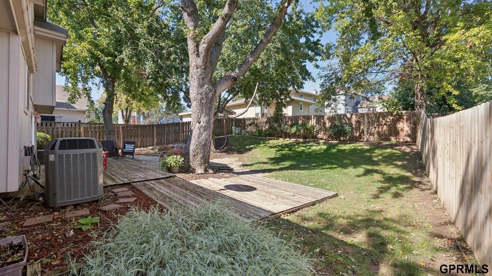 1004 Berkley Avenue, Papillion, NE 68046