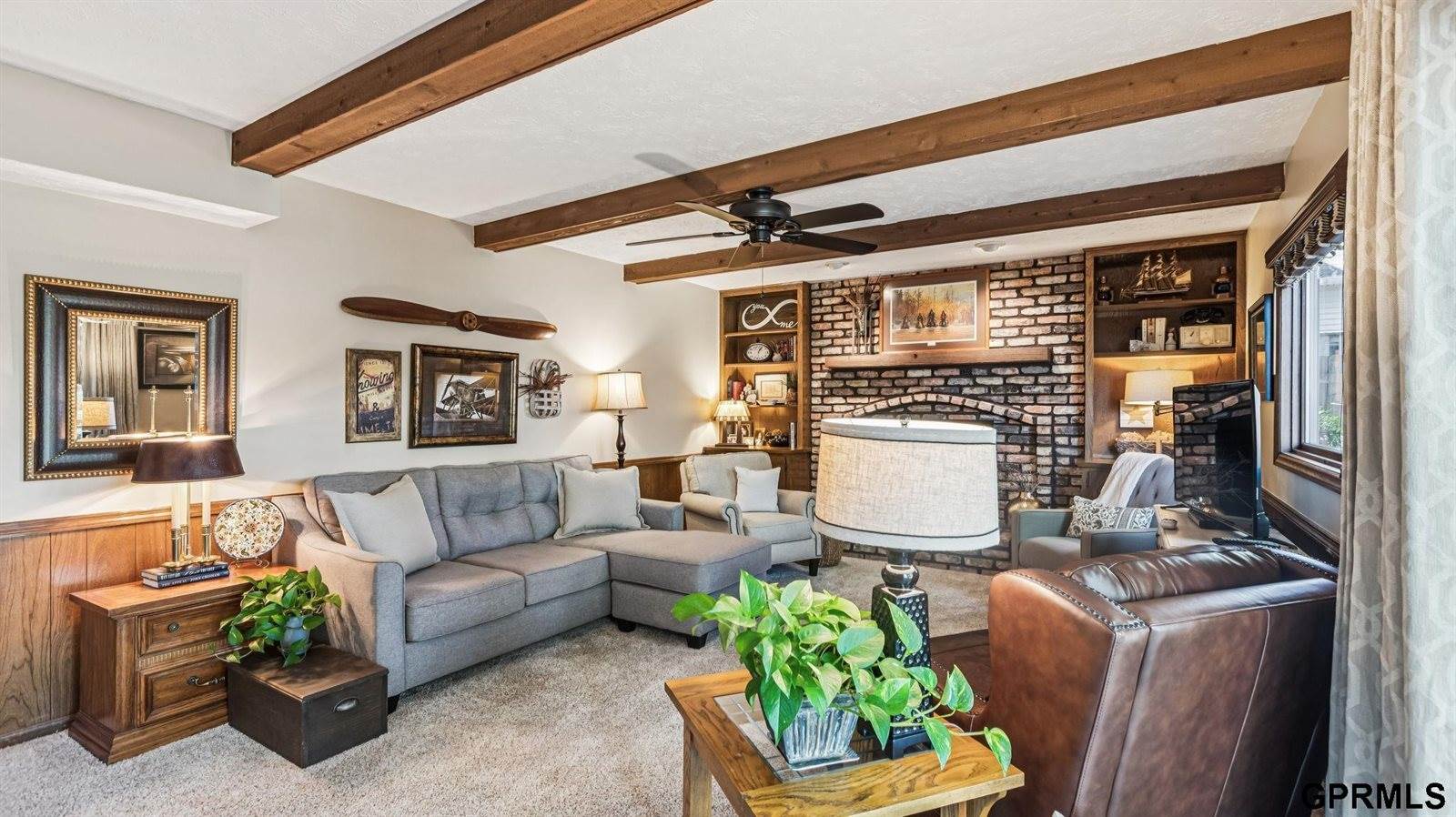 1004 Berkley Avenue, Papillion, NE 68046