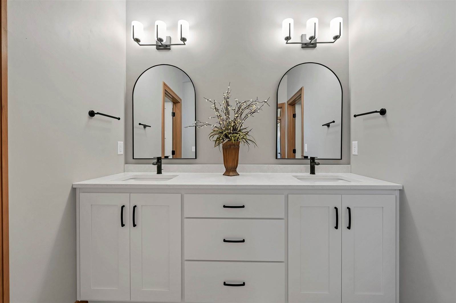 1629 North Honeysuckle Circle, De Pere, WI 54115