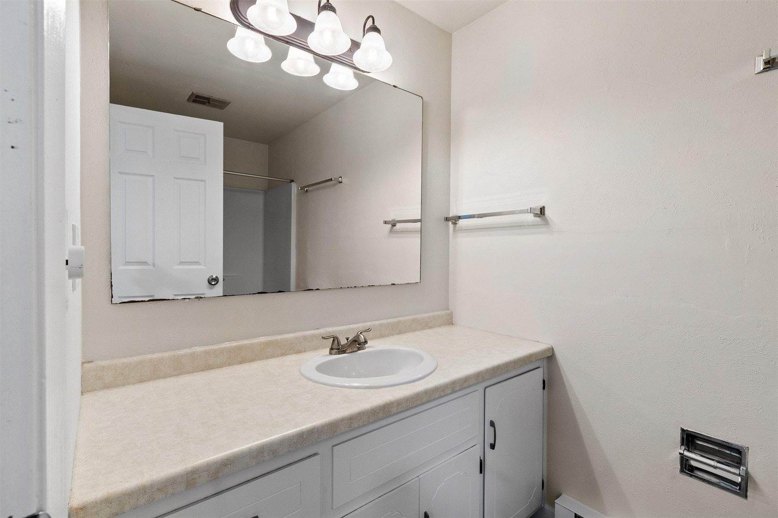 2130 Elmview Drive, Ashwaubenon, WI 54304