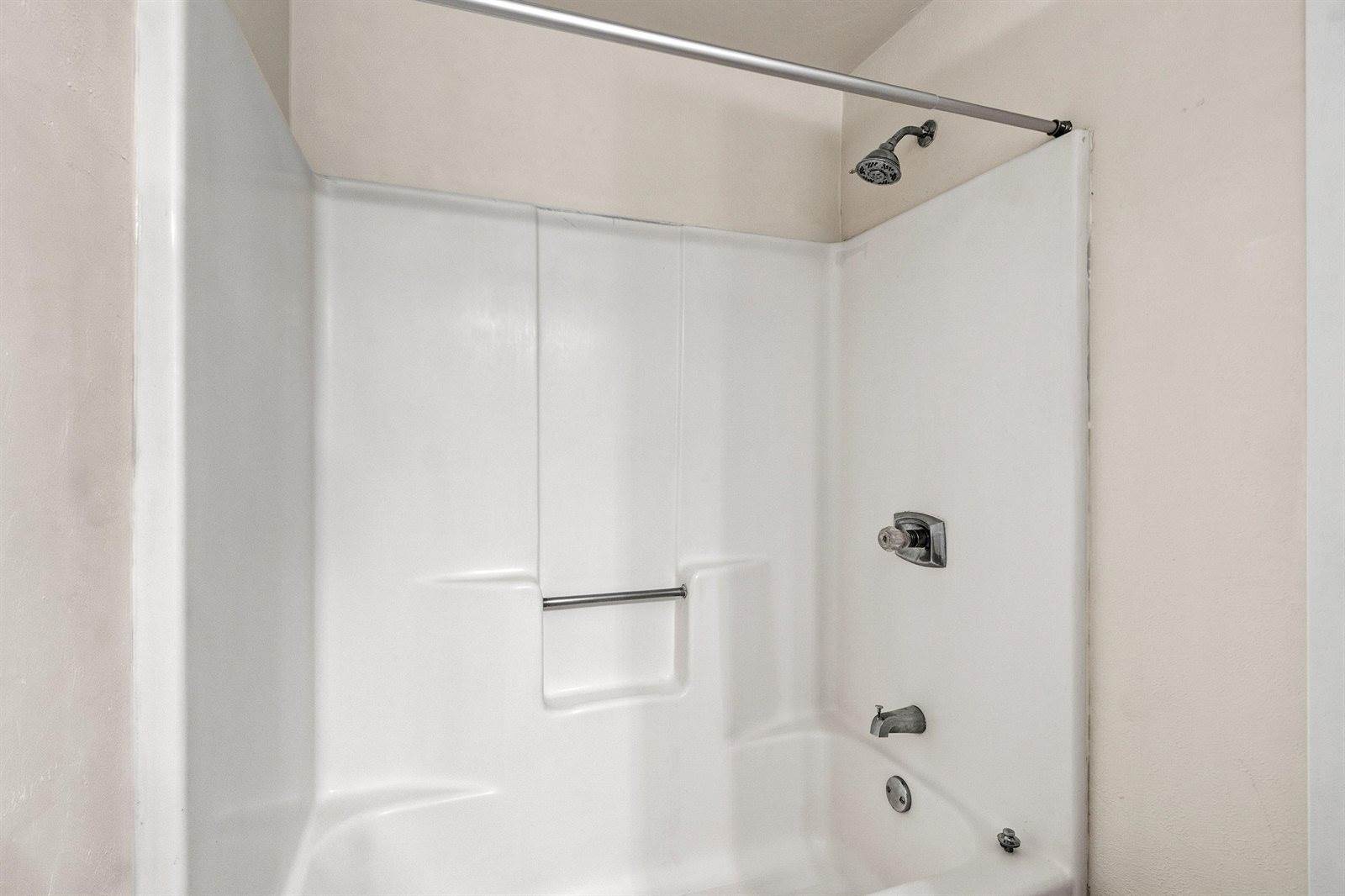 2130 Elmview Drive, Ashwaubenon, WI 54304