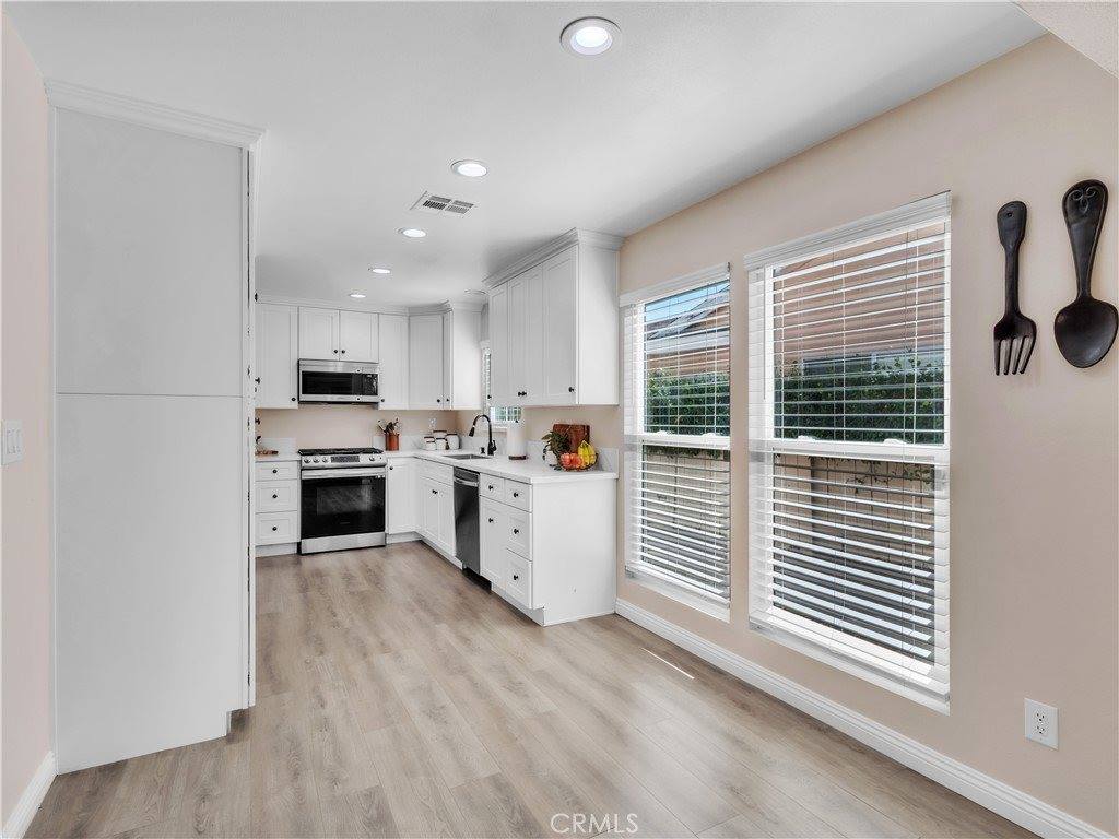 24441 Denise Pl, Newhall, CA 91321