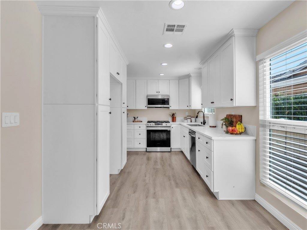 24441 Denise Pl, Newhall, CA 91321