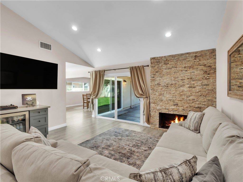 24441 Denise Pl, Newhall, CA 91321