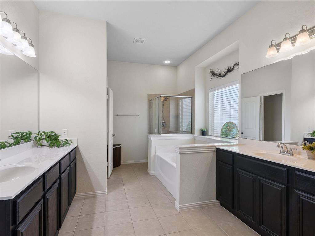 1109 Cashew Drive, Venus, TX 76084