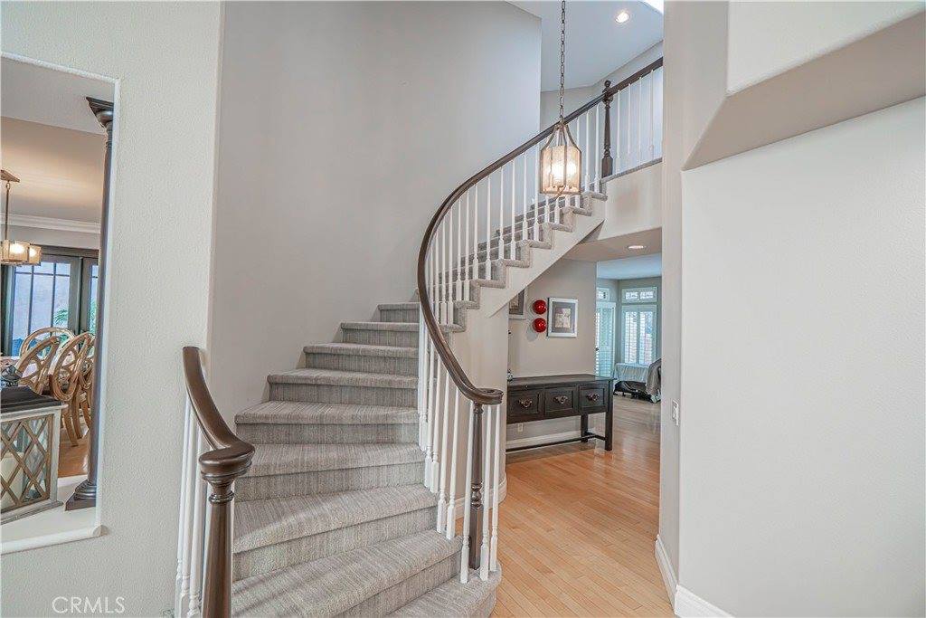 23678 White Oak Court, Newhall, CA 91321