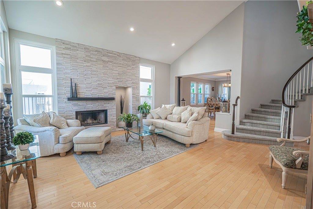 23678 White Oak Court, Newhall, CA 91321